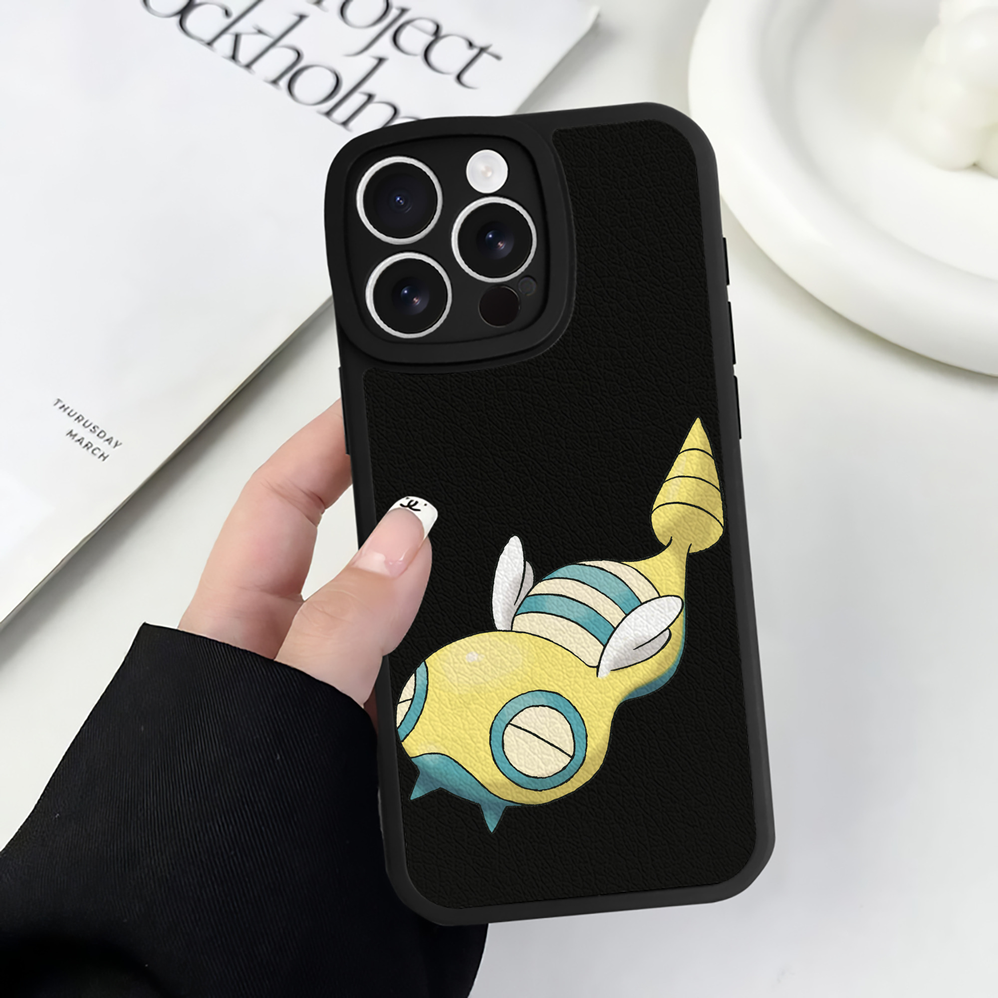 （画像用） ポケットモンスター Pokémon 【iPhone 16シリーズ対応】シリコンスマホケース（レザー調） 材質：シリコン